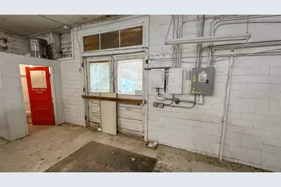 128 N Church Street, Jacksboro, TX 76458 - Photo 11