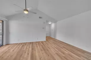 6040 Stoneybrook Dr, Fort Worth, TX 76112 - Photo 9