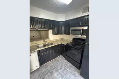 6040 Stoneybrook Drive, Fort Worth, TX 76112 - Photo 7
