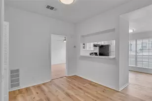 6034 Stoneybrook Dr, Fort Worth, TX 76112 - Photo 11