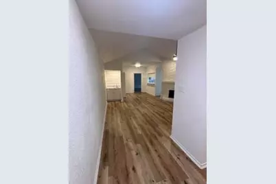 6042 Stoneybrook Drive, Fort Worth, TX 76112 - Photo 5