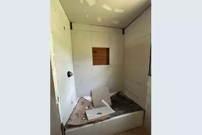 911 W Sears Street, Denison, TX 75020 - Photo 9