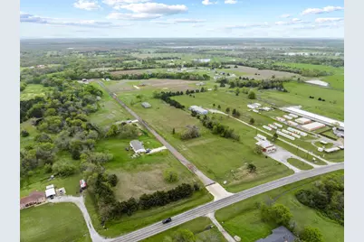 210 Fisher Street, Bonham, TX 75418 - Photo 9