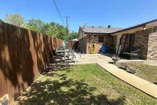 7700 Briarwood Dr, North Richland Hills, TX 76182 - Photo 17