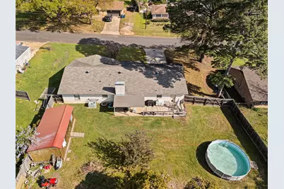 2207 Pinecrest, Gladewater, TX 75647 - Photo 9