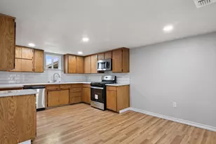 107 E Riley St, Bowie, TX 76230 - Photo 19