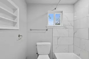 107 E Riley St, Bowie, TX 76230 - Photo 11