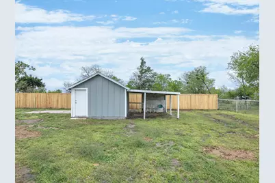 107 E Riley Street, Bowie, TX 76230 - Photo 29