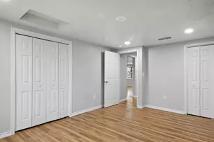 107 E Riley St, Bowie, TX 76230 - Photo 9