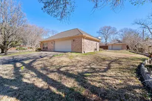 1917 Elmwood Ave, Corsicana, TX 75110 - Photo 39