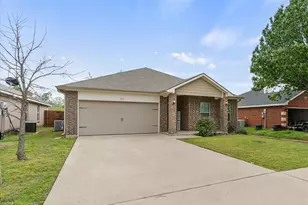 127 Mitchell St, Terrell, TX 75160 - Photo 1