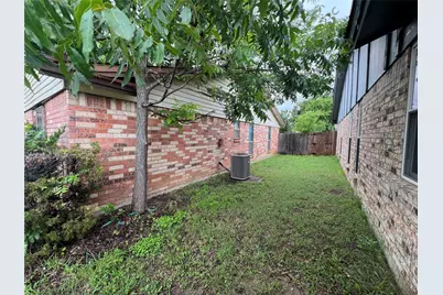 6428 Meadowlark Lane E, Watauga, TX 76148 - Photo 3