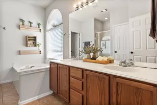 2815 S Serrano, Grand Prairie, TX 75054 - Photo 17