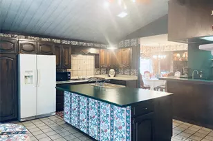 909 Overhill Dr, Bedford, TX 76022 - Photo 9