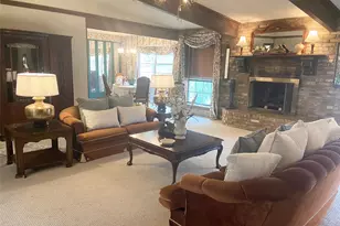 909 Overhill Dr, Bedford, TX 76022 - Photo 5