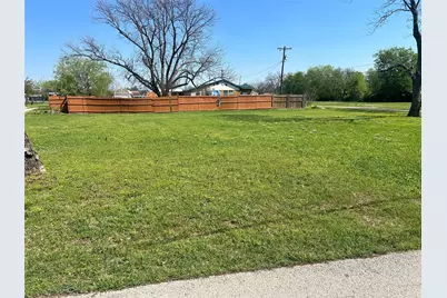 116 Hinton Street, Tioga, TX 76271 - Photo 1