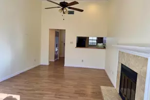 2733 Silver Creek Dr, Arlington, TX 76006 - Photo 3