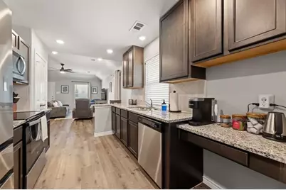 5521 Willamette Drive, Fort Worth, TX 76119 - Photo 5