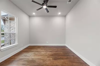 1010 Julian Drive, Van Alstyne, TX 75495 - Photo 7