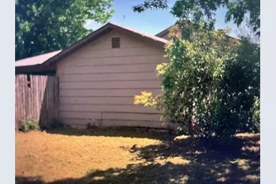 507 Hodge Street, Bowie, TX 76230 - Photo 3