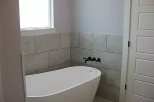 201 Cliff Ct, Godley, TX 76044 - Photo 27