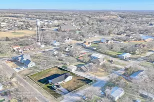 510 N Proctor St, Alvord, TX 76225 - Photo 3