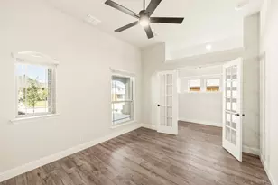 640 Pawprint Holw, Godley, TX 76044 - Photo 7