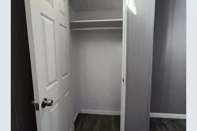 512 Irby Lane, Irving, TX 75061 - Photo 9