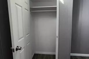 512 Irby Ln, Irving, TX 75061 - Photo 9