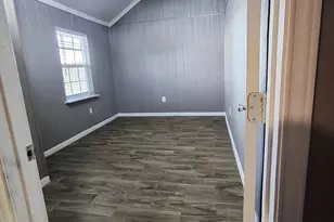 512 Irby Ln, Irving, TX 75061 - Photo 11