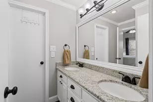 401 E Pearl St, Granbury, TX 76048 - Photo 9