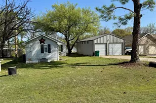 306 Oak St, Nocona, TX 76255 - Photo 5
