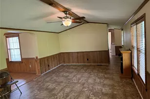 306 Oak St, Nocona, TX 76255 - Photo 13