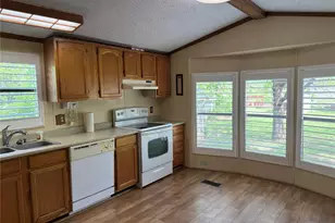 306 Oak St, Nocona, TX 76255 - Photo 11