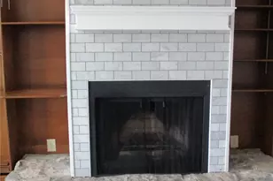 406 N Carrier Pkwy, Grand Prairie, TX 75050 - Photo 3