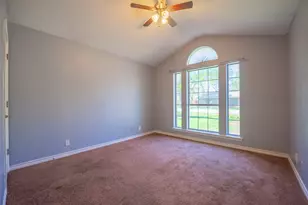 604 N Cherry St, Aubrey, TX 76227 - Photo 5