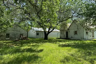 709 W Navasota St, Groesbeck, TX 76642 - Photo 3