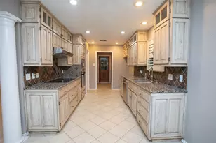1305 Cliff Dr, Graham, TX 76450 - Photo 11
