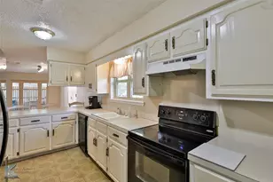 721 Mistletoe St, Breckenridge, TX 76424 - Photo 11