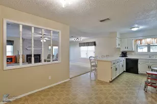 721 Mistletoe St, Breckenridge, TX 76424 - Photo 7