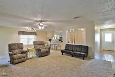 721 Mistletoe Street, Breckenridge, TX 76424 - Photo 3