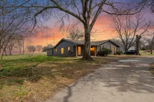 530 Co Rd 1123, Fruitvale, TX 75127 - Photo 1