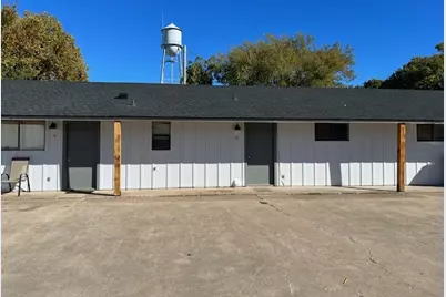 202 S Broadway Street, Bells, TX 75414 - Photo 5