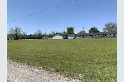 202 S Broadway Street, Bells, TX 75414 - Photo 9