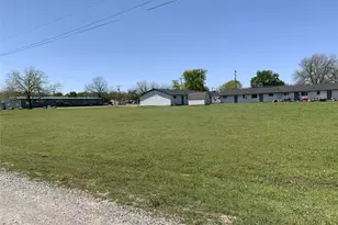 202 S Broadway St, Bells, TX 75414 - Photo 9