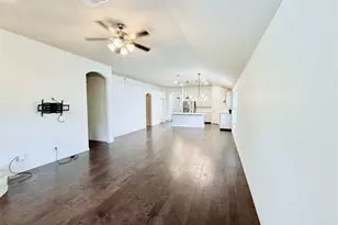 924 Blue Quail Run, Glenn Heights, TX 75154 - Photo 11