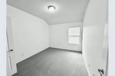 924 Blue Quail Run, Glenn Heights, TX 75154 - Photo 17