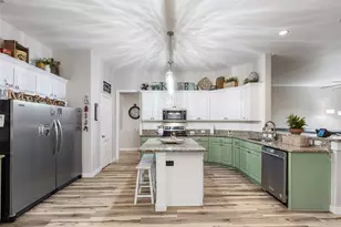 4404 Cluster Oak Ct, Granbury, TX 76049 - Photo 13