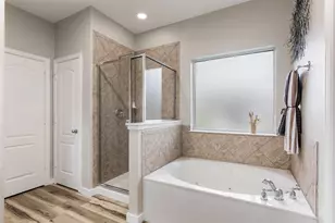 4404 Cluster Oak Ct, Granbury, TX 76049 - Photo 23