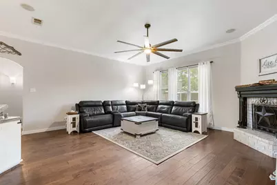 4404 Cluster Oak Court, Granbury, TX 76049 - Photo 9